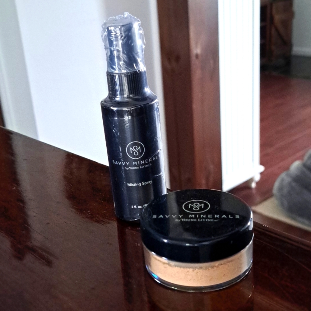 Warm # 1 Savvy Minerals Foundation Powder& Savvy Minerals Misting Spray